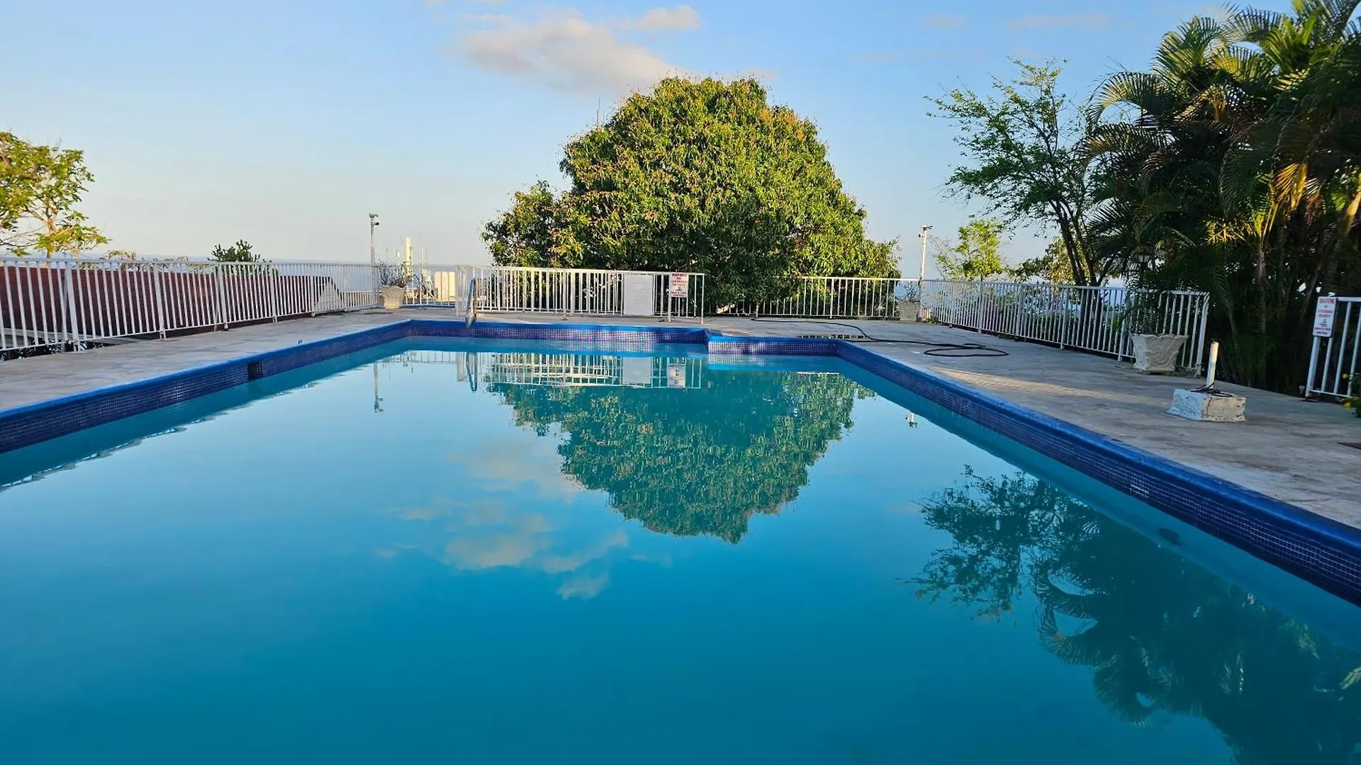 Montego Bay Club Apartments location